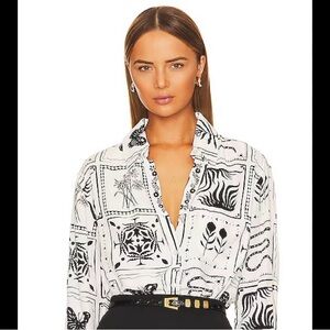 L'ACADEMIE Lenae Shirt